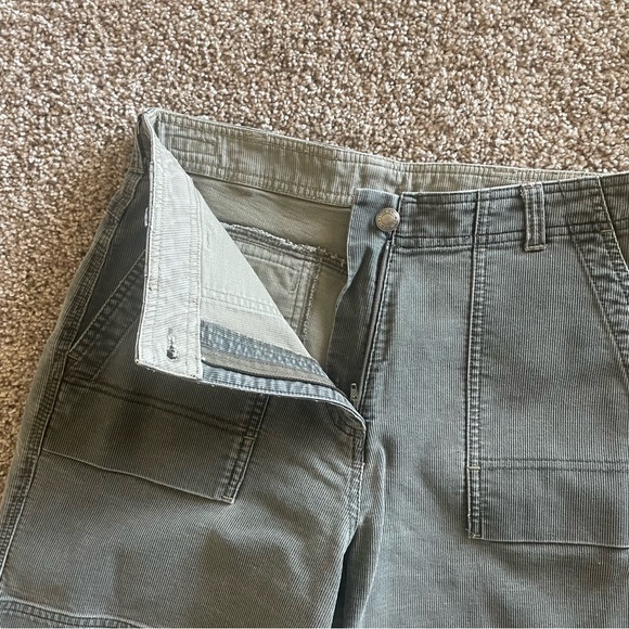 Woolrich Cotton Corduroy Shorts Women’s 4 Army Green 6” Inseam Outdoor Hiking - Picture 7 of 14